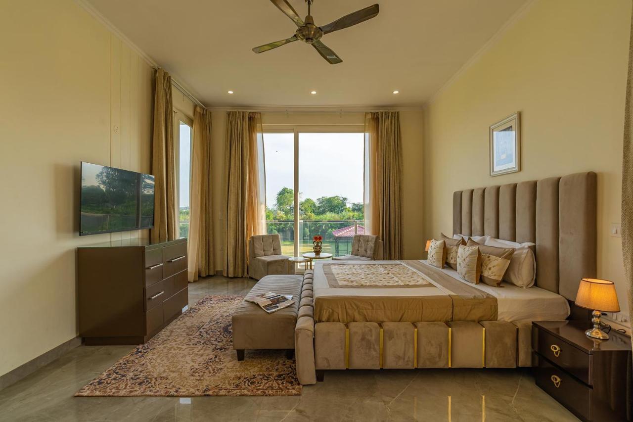 Stayvista At Blanc Belle With Outdoor Pool Sohna Exterior photo